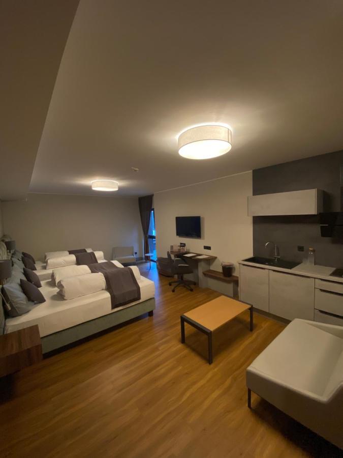 Intergroup Business & Design Hotel Ingolstadt Kosching Exteriör bild