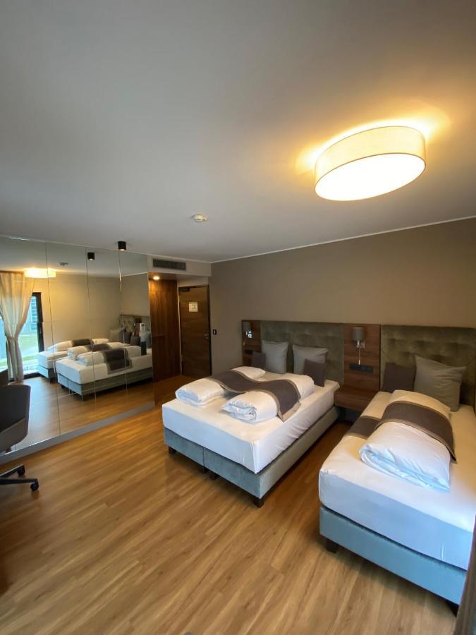 Intergroup Business & Design Hotel Ingolstadt Kosching Exteriör bild